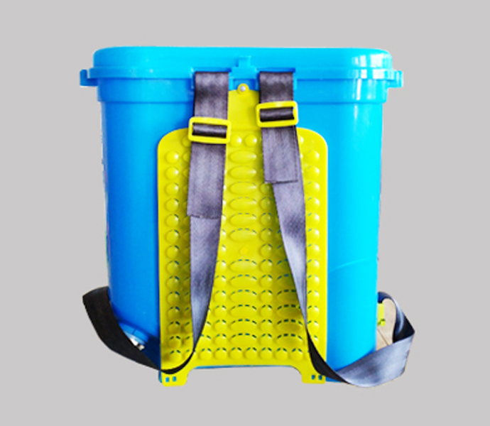 Knapsack-electric-fertilizer-applicator back
